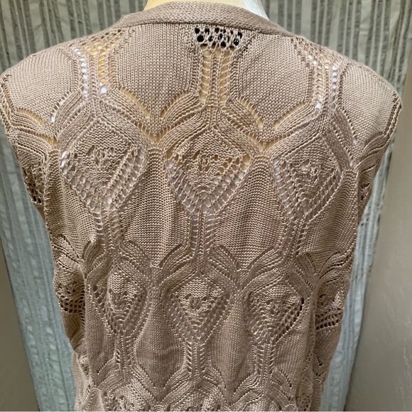 Dusty mauve crochet open knot, button cardigan. - Picture 6 of 7